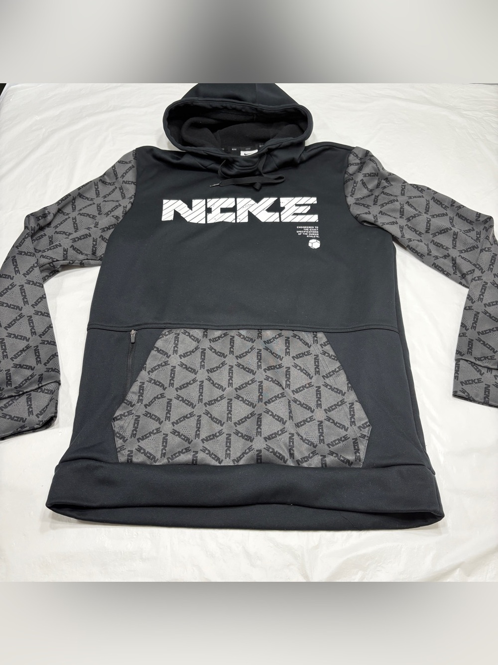 Nike Therma Fit Black Pullover Hoodie Sweatshirt Men’s Small